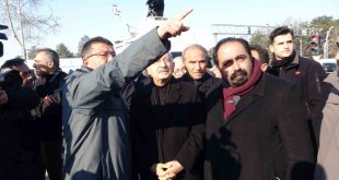 Kılıçdaroğlu, yıkılan Hayat Sitesi'nde incelemede bulundu