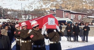 Hatay'da deprem nedeniyle çöken hastanede şehit olan asker son yolculuğuna uğurlandı