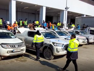 Van Büyükşehir Belediyesi tüm imkânlarıyla deprem bölgesinde