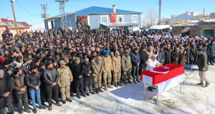 Depremde hayatını kaybeden uzman çavuş toprağa verildi