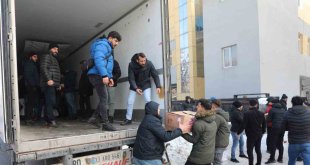 Ağrılılar depremzedeler için birlik oldu