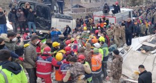 Adıyaman'da enkaz altında kalan kişi 107 saat sonra kurtarıldı
