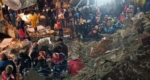 Bitlis İHH arama kurtarma ekibi deprem bölgesinde 51 kişiyi enkazdan kurtardı