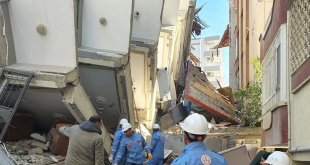 Bingöl'den deprem bölgesine 796 personel gönderildi