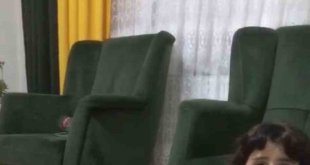 Minik Arin kumbarasını depremzedeler için bağışladı