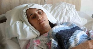 Eşi yanında can veren anne kızıyla birlikte 5,5 saat sonra enkazdan çıkartıldı