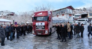 Adilcevaz'dan deprem bölgesine 10 tır yardım malzemesi gönderildi
