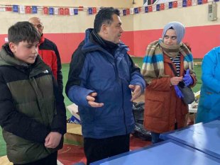 12 sınıf öğrencisi harçlığını depremzedelere bağışladı