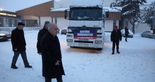 Erzurum, Tunceli ve Ağrı'dan deprem bölgesine yardımlar sürüyor