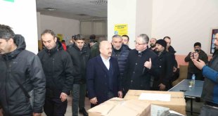 Eğitim camiasının yardımları Ağrı'dan Maraş'a doğru yola çıktı