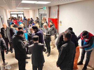 Şemdinli'de depremzedeler için yardım seferberliği