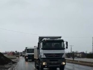 Tunceli'den deprem bölgesine çok sayıda personel ve araç gönderildi