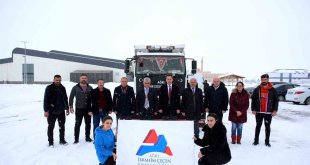 AİÇÜ'de deprem bölgesine ulaştırılmak için toplanan yardım kolileri yola çıktı