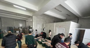Öğretmenler Gaziantep'teki arama kurtarma çalışmalarına destek veriyor