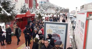 Erciş'ten depremzedeler için kan bağışına yoğun ilgi