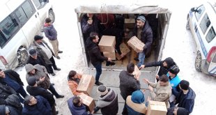 Posof'tan depremzedelere yardım eli