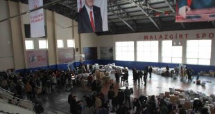 Malazgirt'te depremzedeler için yardım kampanyası