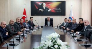 AİÇÜ'de "Yardım Kampanyası Eylem Planı Değerlendirme Toplantısı" yapıldı