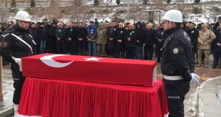 Enkaz altından çıkartılan şehit polisin cenazesi memleketine gönderildi