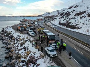 Van Büyükşehir Belediyesi depremzedeler için seferber oldu