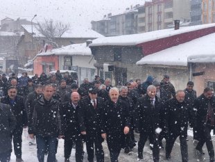 Kars deprem bölgeleri için tek yürek