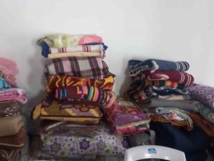 Tuşba Emekçi Kadınlar Destek Platformu'ndan depremzedelere giyim ve gıda yardımı