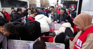 Van'da depremzedeler için kan bağışı kuyruğu