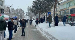 Kahramanmaraş'taki 7.6 büyüklüğündeki deprem doğu illerinde de hissedildi