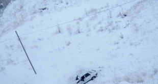 Ağrı'da kar yağışı kazaya neden oldu: 2 yaralı