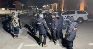 Van'daki arama kurtarma ekipleri deprem bölgesine gitti