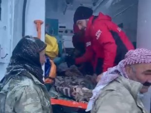 Mezrada mahsur kalan hamile kadının imdadına sağlık ekipleri yetişti