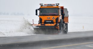 Kars ile Tunceli'de kar ve sis etkili oldu