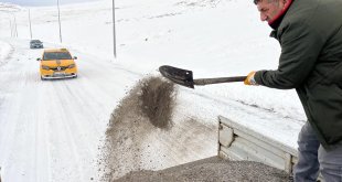 Ardahan ve Kars'ta karla mücadele çalışması sürüyor