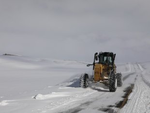 Ağrı'da 20 köy yolu kar nedeniyle ulaşıma kapandı