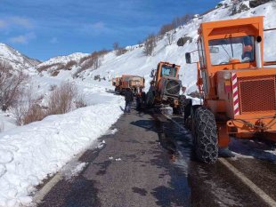 Tunceli'de kapatılan yol, yeniden trafiğe açıldı