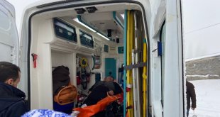 Malatya'da kar nedeniyle kapalı 72 mahalle yolunda çalışmalar sürüyor