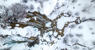 Girlevik şelalesi, kış aylarında karla bir başka güzel