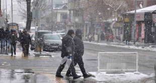 Kars'ta 49 köy yolu ulaşıma kapandı