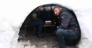 Bitlis'te yapılan "iglo" ev büyük ilgi gördü