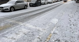 Kars, Ardahan ve Tunceli'de yoğun kar yağışı etkili oluyor