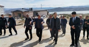 Baskil Kaymakamı Kundakçı, Gemici köyünde yapımı süren projeleri inceledi