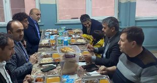 Tutak Kaymakamı Enis Aslantatar, öğrencilerle iftar yaptı