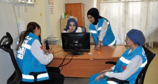 Kadın sağlıkçılar, Irak sınırındaki köylerde hastalara evde hizmet veriyor