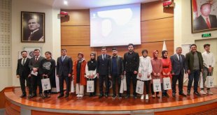 Erzurum kitap akademisi mezunlarını veriyor