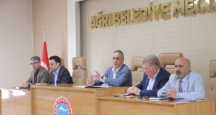 Başkan Karadoğan belediyede ilk toplantısını yaptı