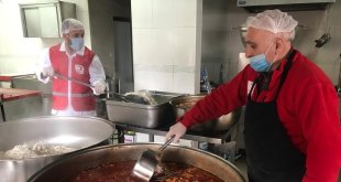 Bingöl'de Ramazan ayında Türk Kızılayın kazanları, ihtiyaç sahipleri için kaynıyor