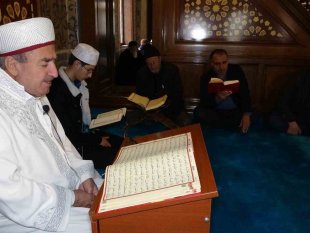 Van'daki camilerde asırlık mukabele geleneği sürdürülüyor