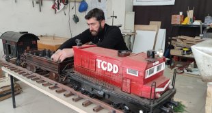 Ahşap oyma sanatı ile çocukluk hayallerini gerçekleştiriyor