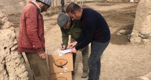 Özalp Belediyesi ihtiyaç sahibi ailelere ramazan kolisi dağıttı