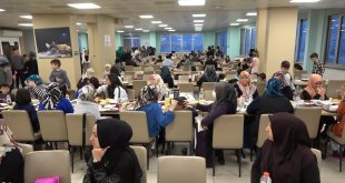 Depremzedeler evlerinden ve memleketlerden uzak ilk iftarlarını açtı